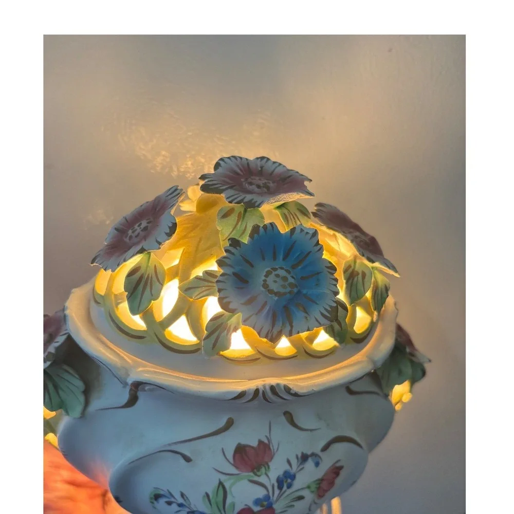 Vintage Italian Capodimonte Style Porcelain Floral Accent Lamp Hand Painted